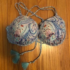 Victoria’s Secret Bikini top (36D)